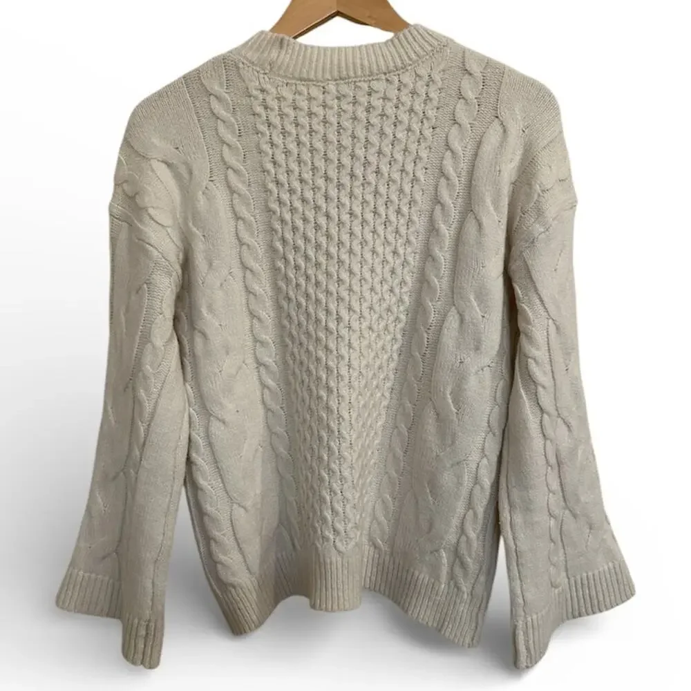 Francesca’s Cream‎ Cable Knit Sweater Women’s Small NWT Cozy Soft
